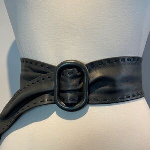 Dark gray, slightly metallic leather belt with top stitch  size medium